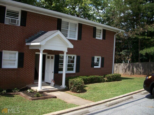 Foto del edificio - 1002 Level Creek Rd