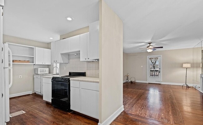 Building Photo - Charming Two Bedroom Condo in Historic Bui...