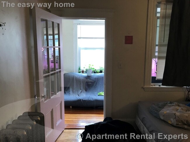 Photo - 14 Centre St Apartment