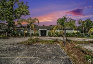 Building Photo - 11911 Pine Forest Dr