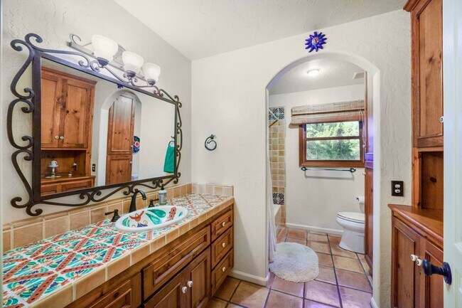 Building Photo - 2245 Jonata St