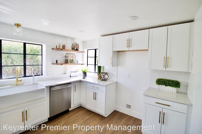 Building Photo - 2 br, 1 bath House - 1645 E Turney Ave