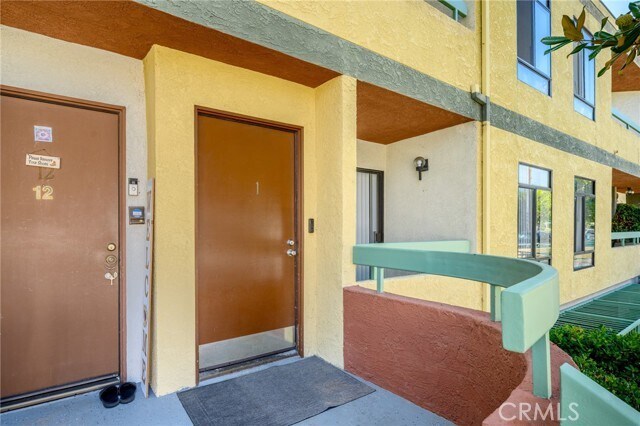 Foto del edificio - 1142 Stanley Ave