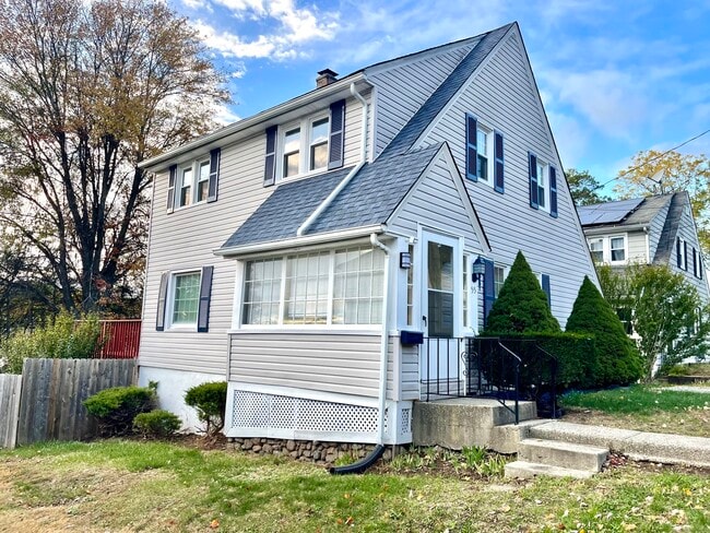 Building Photo - 55 Bronx Ave