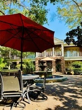 Building Photo - 2727 Briarhurst Dr