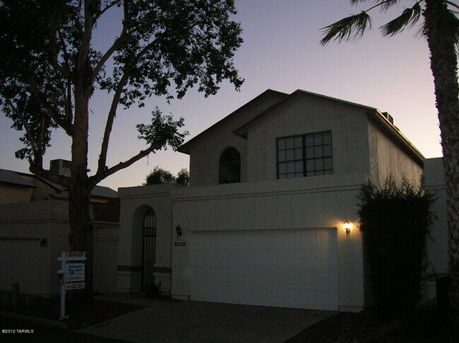 Foto del edificio - 8645 N Auriga Way