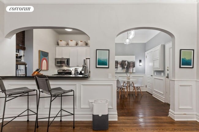 Building Photo - 301 W 108th St
