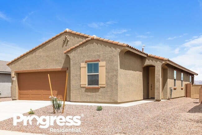 Building Photo - 13130 N Grayson Dr