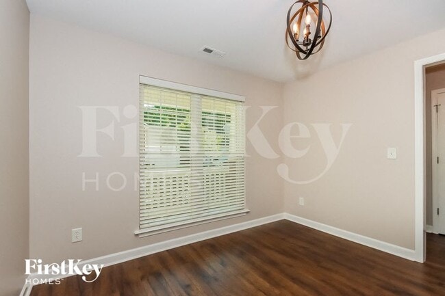 Foto del edificio - 8125 Rolling Meadows Ln