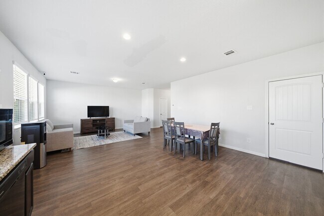 Foto del edificio - 18518 Snowy River Ln