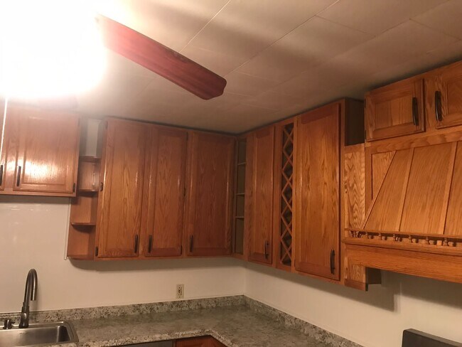 Kitchen - 4 Maple Ave
