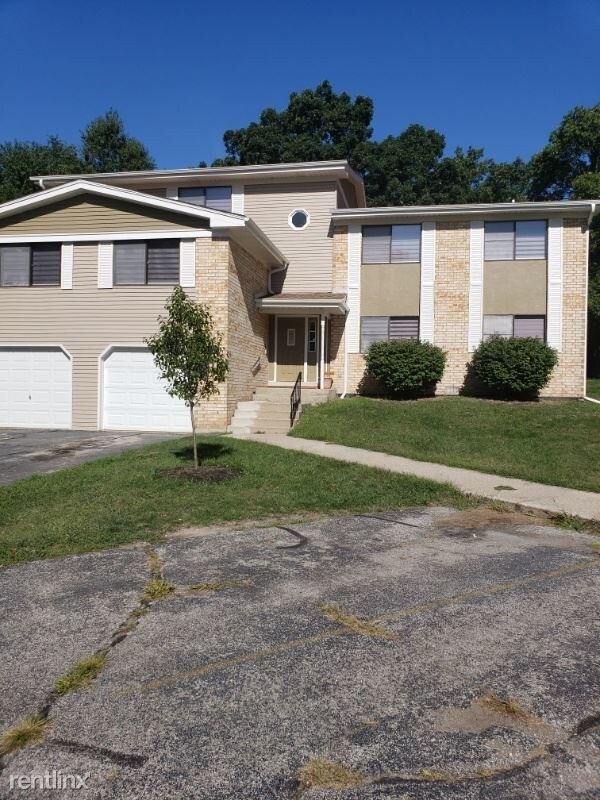 6218 Kathryn Ct Unit Apt B, Portage, IN 46368 Room for Rent in