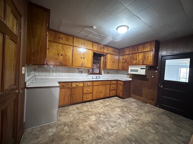 Building Photo - 217 Warrington-