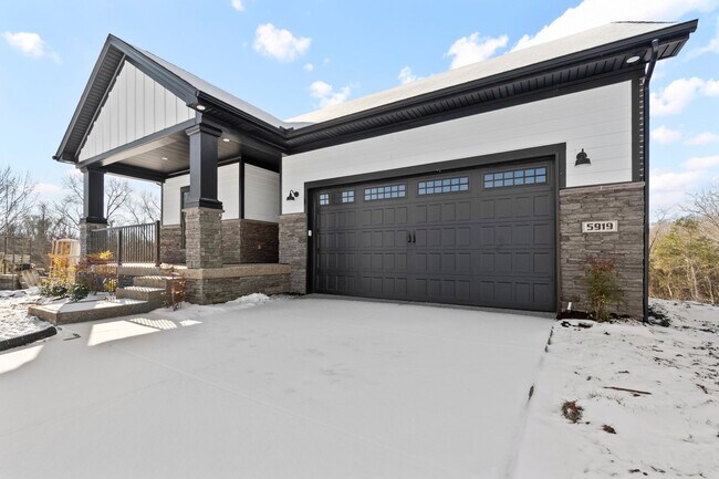 Foto del edificio - Welcome home to Sanctuary Falls (Serenity)