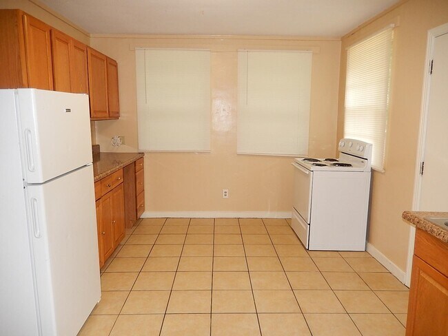 Building Photo - 1518 Pepper Dr