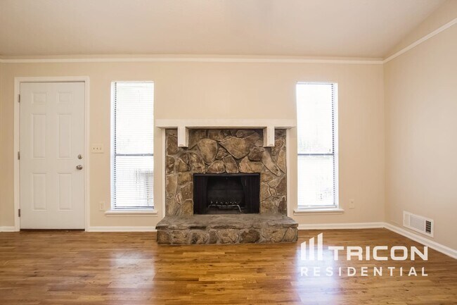 Foto del edificio - 4063 Tanglewood Rd
