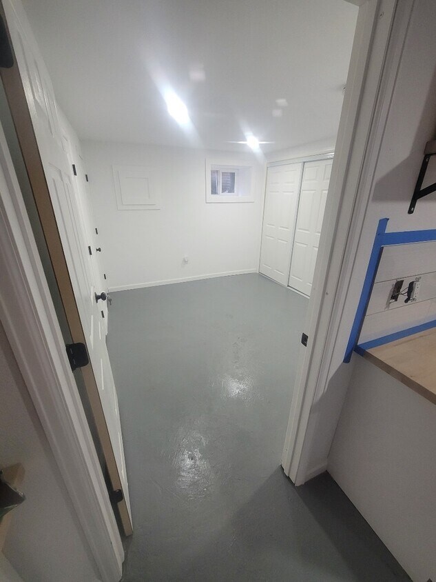 Building Photo - 12916 Cherry Way, Unit Basement