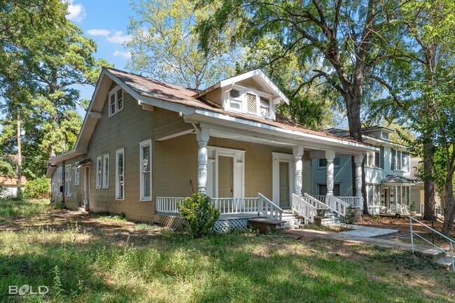 Building Photo - 2 bed 1 Bath Duplex
