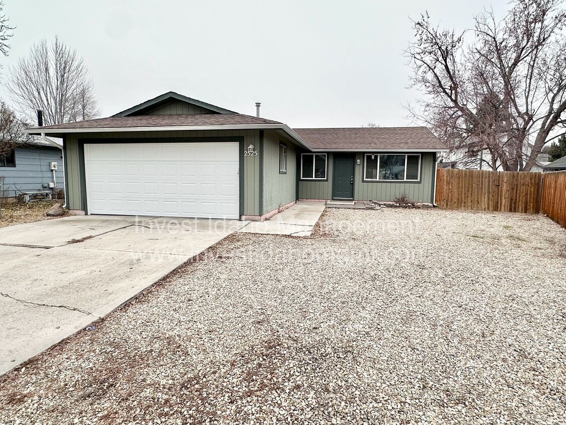 Primary Photo - Charming single story home waiting for you...