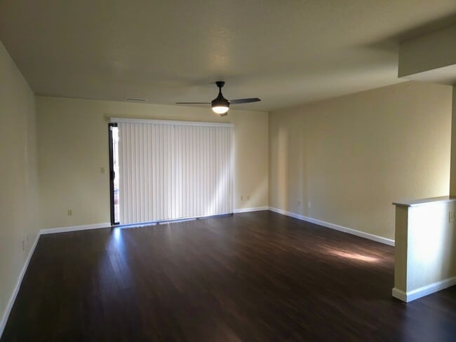 Foto del edificio - HOUSE - VILLAGE OF OAK CREEK