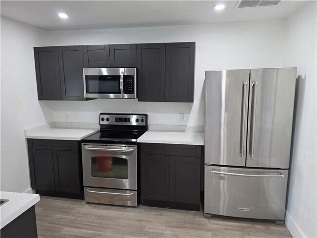 Foto del edificio - 4616 SW 33rd Ave