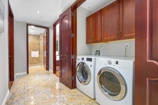 Foto del edificio - 632 N Kings Rd
