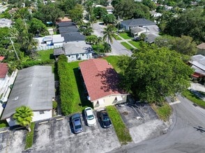 Building Photo - 821 SW 7th Ave