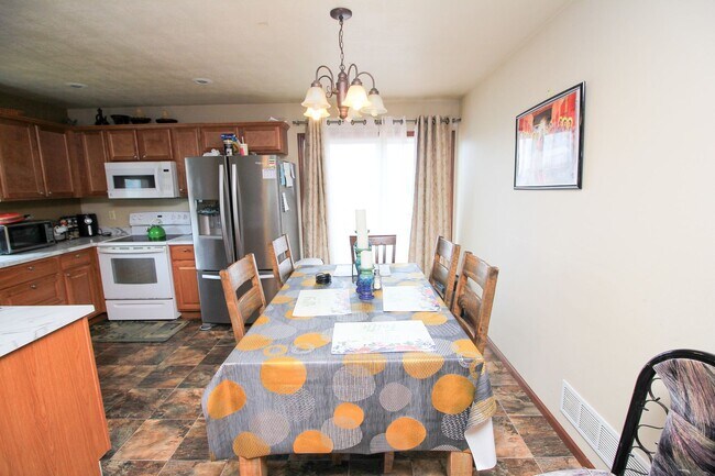 Foto del edificio - Cozy 4 Bed 3 Bath House on NW Side of Siou...