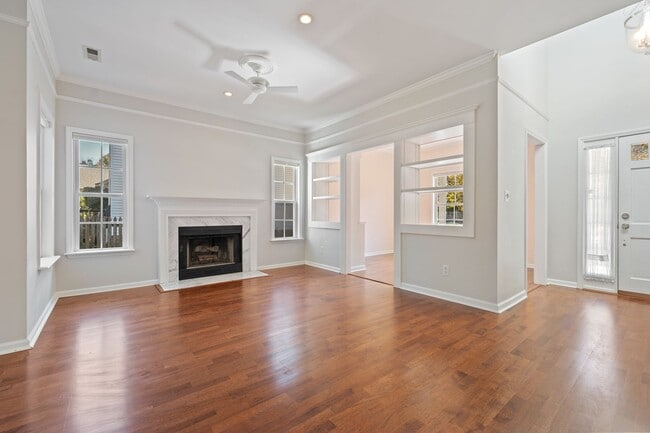 Building Photo - LOCATION!! Sought-after neighborhood spaci...