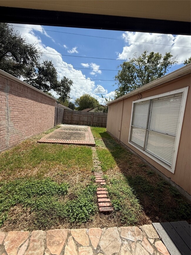 Building Photo - 16103 Camino Del Sol Dr