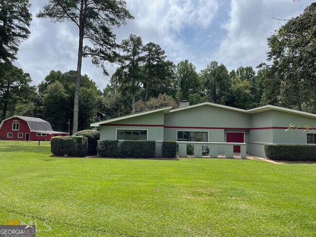 Building Photo - 225 Banks Rd