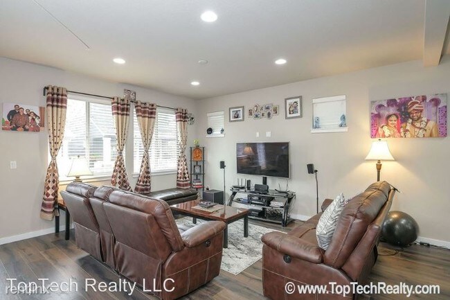 Building Photo - 3 br, 2.5 bath House - 14095 SW BURLWOOD LN