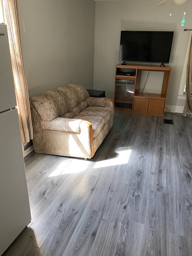 Living Room - 3219 N Main St