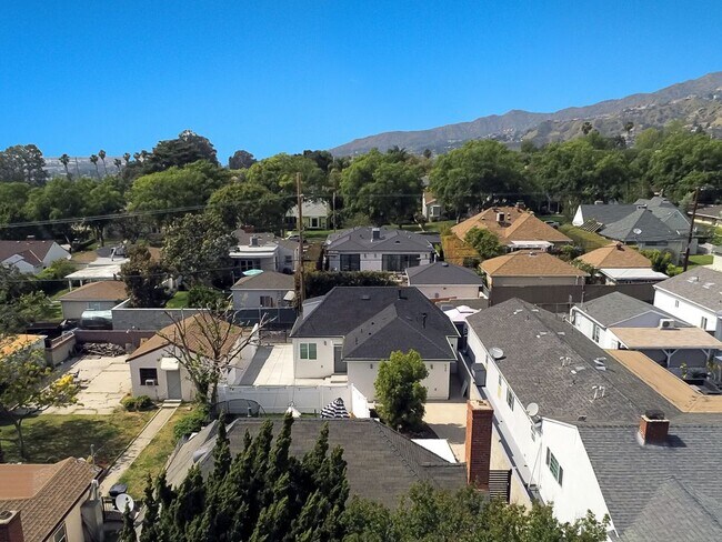 Foto del edificio - 629 E Harvard Rd