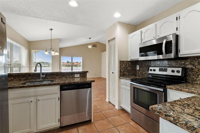 Building Photo - 8850 Lake Park Cir N
