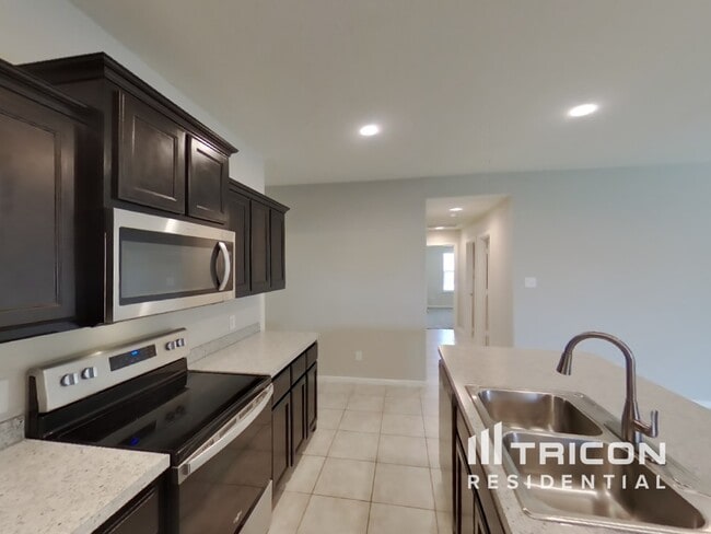 Foto del edificio - 8832 Ring Gold Dr