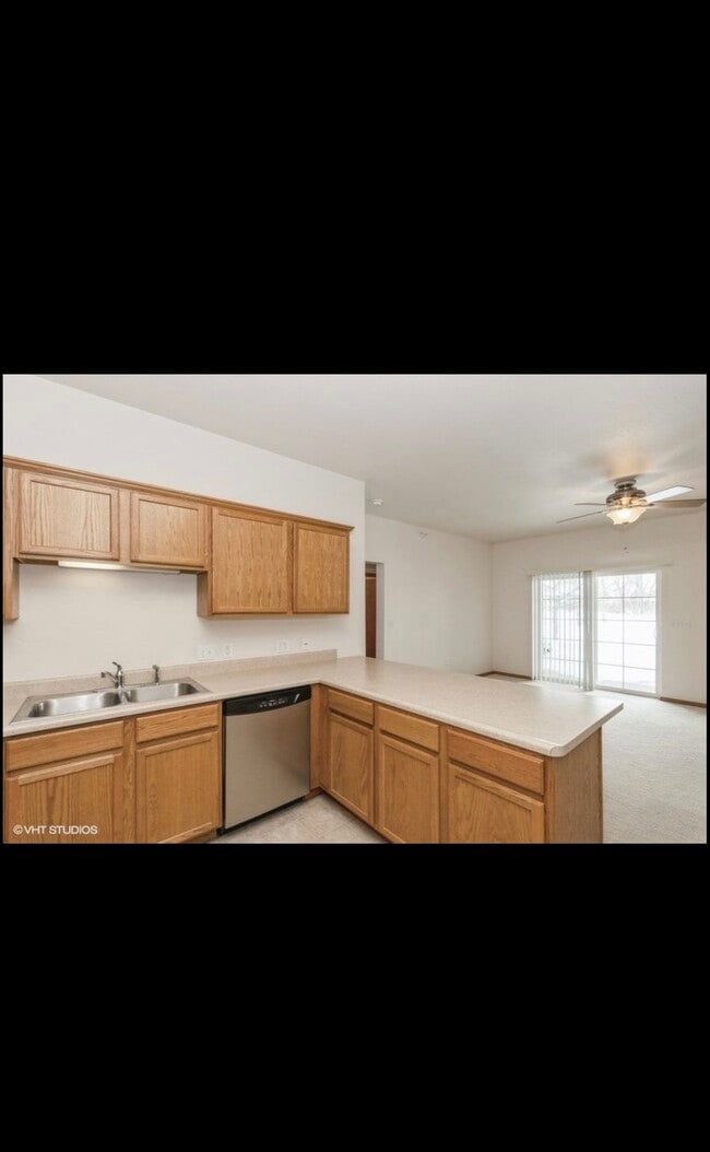 130 Jefferson St Unit 6, North Liberty, IA 52317 Condo for Rent in