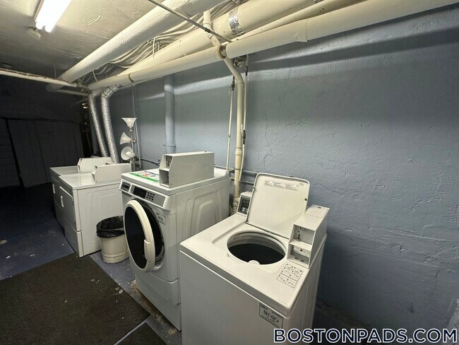 Foto del edificio - 1758 Commonwealth Ave