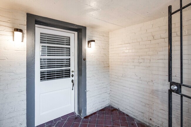 Building Photo - 224 Upshur St NW