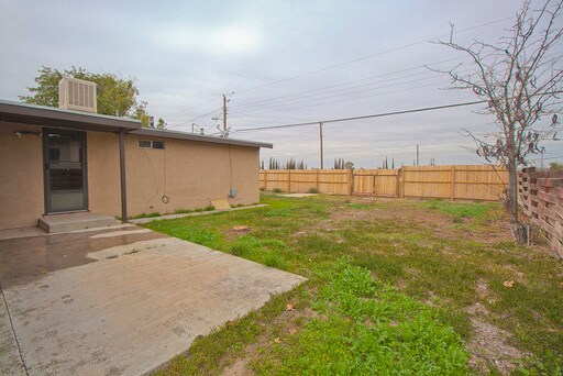 Building Photo - 201 Sierra Blanca Ave