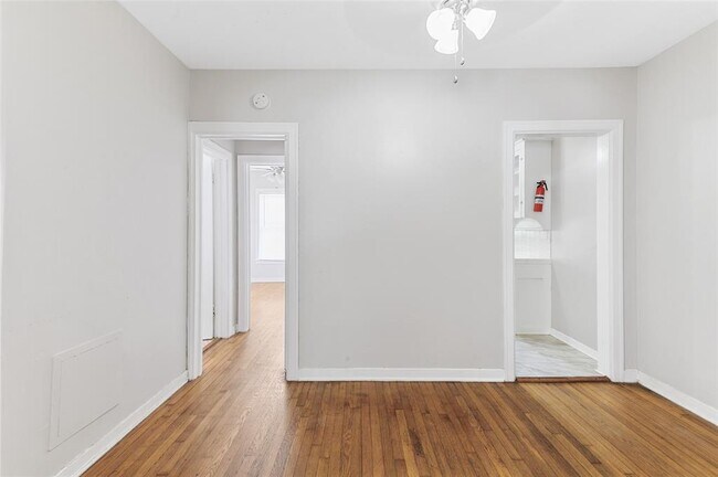 Building Photo - 419 W Polk St