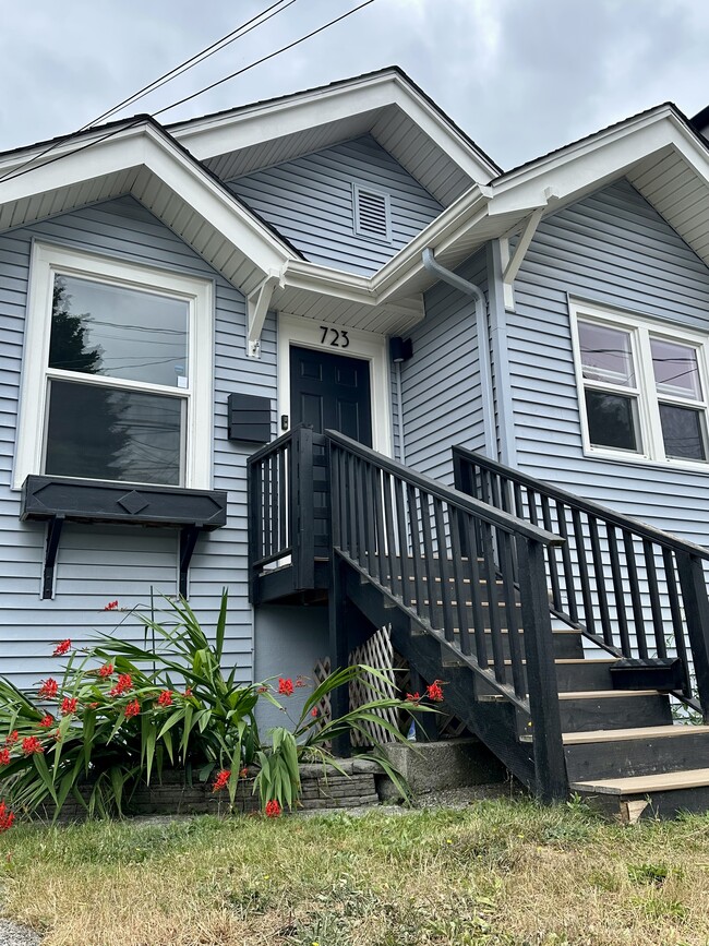 Exterior - 723 N 80th St