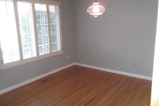 Foto del edificio - 3863 Campolindo Dr