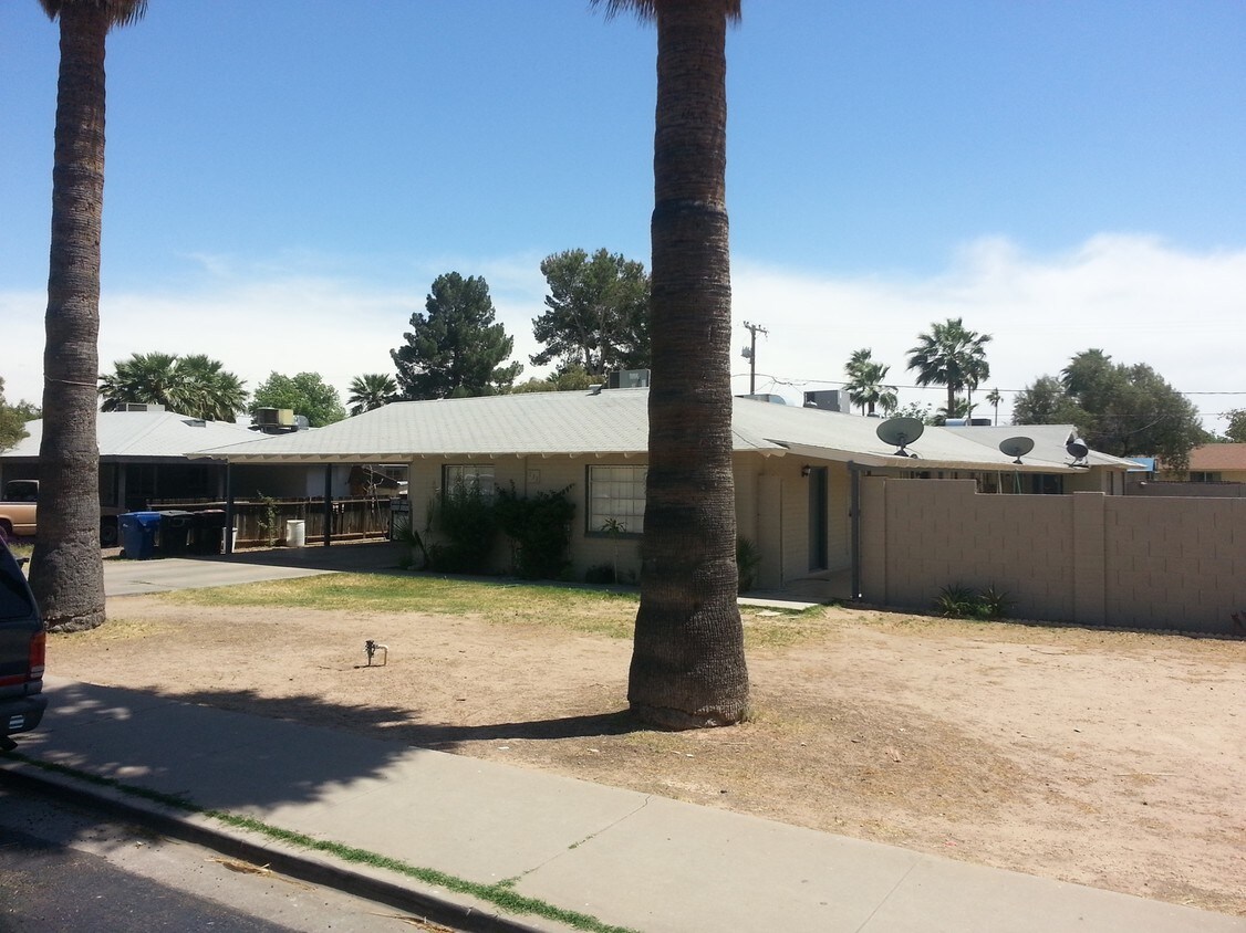 Primary Photo - 733 W 5th Ave