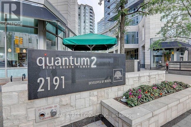 Photo du bâtiment - 2191 Yonge St