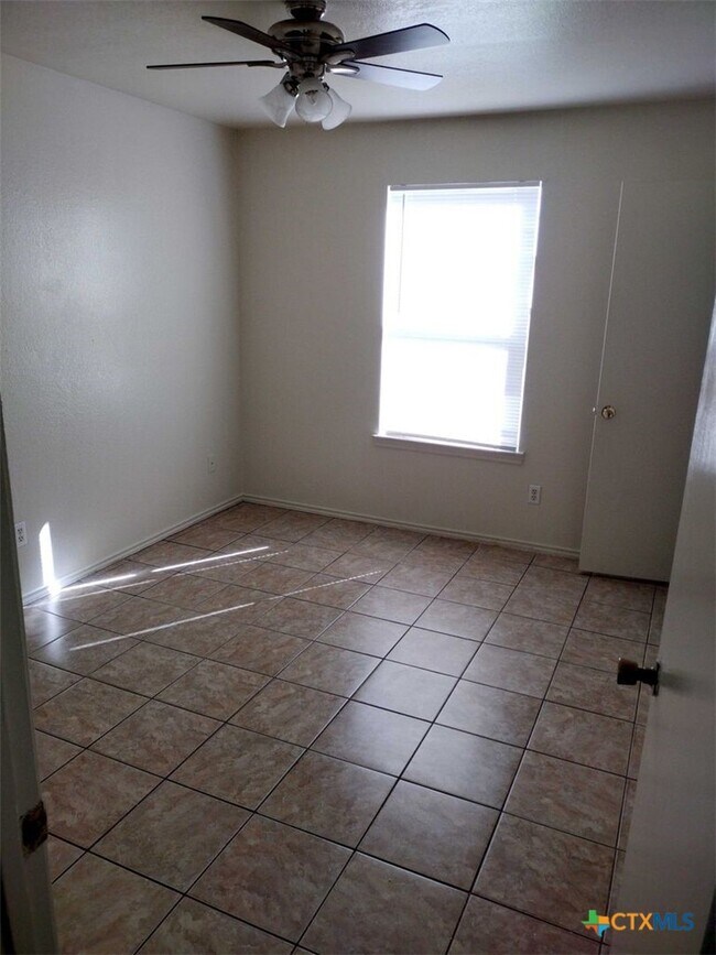 Building Photo - 1504 Windward Dr