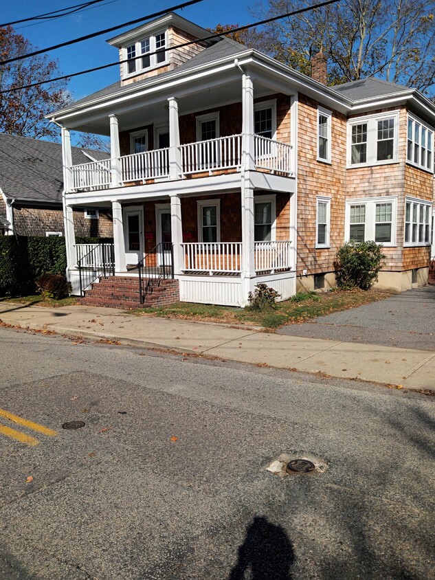 Primary Photo - 31 Allerton St