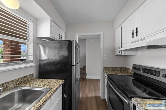 Foto del edificio - 805 Continental Dr