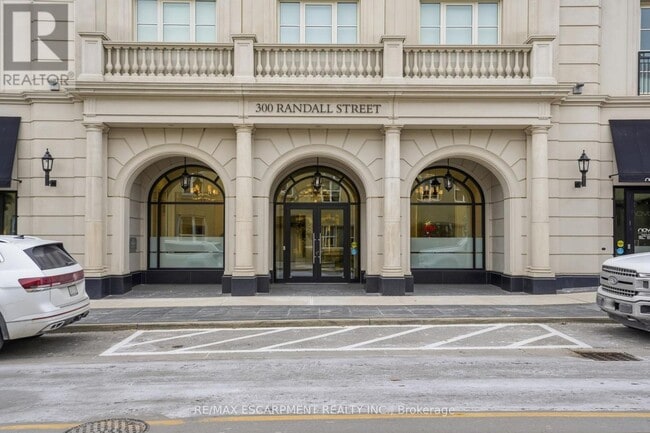 Building Photo - 300 Randall St