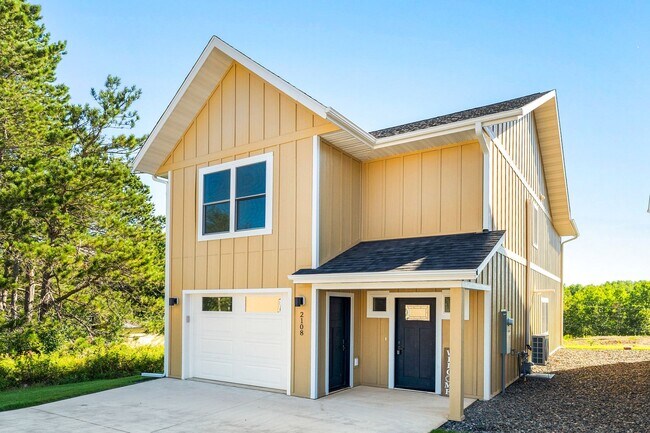 Foto del edificio - AVAILABLE December 1st! -  3 Bed 3 Bath brand new construction home!